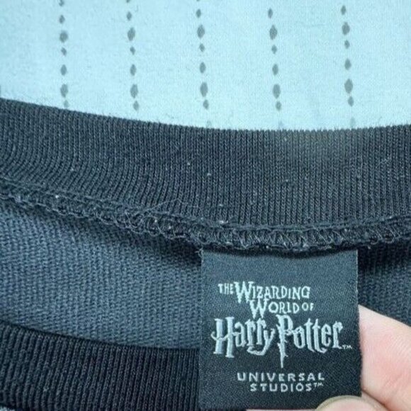 Harry Potter Universal Studios Adult Sweatshirt Sz M Black Crest Coat-of-Arms - Picture 6 of 15